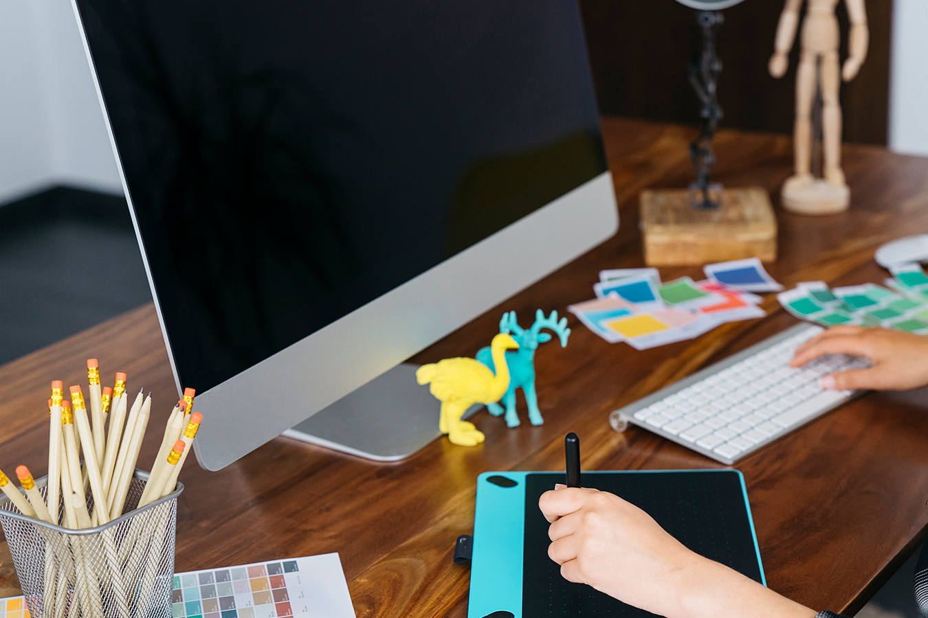 desk-graphic-designer.png